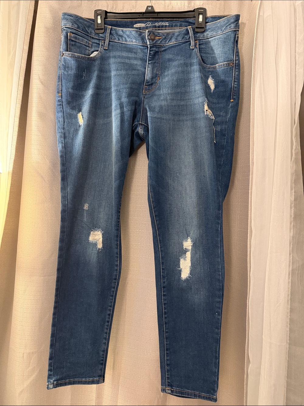 Old Navy Distressed Skinny Jeans in Medium Blue